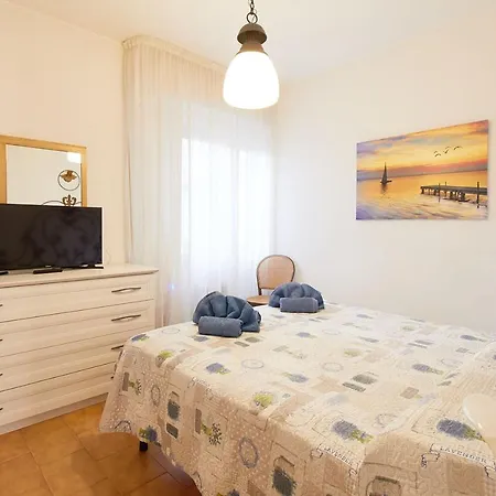 Dell'arco Apartment *